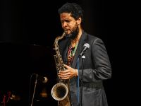 ArielBringuez_tsax_HerbertHoepfl